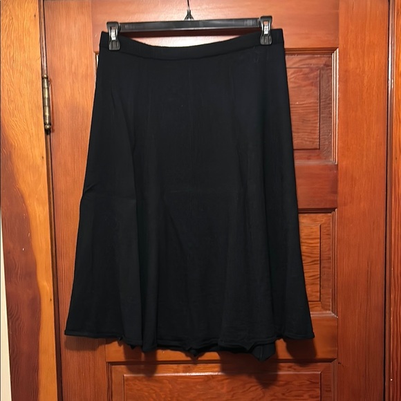 Elegant Black wool Women's Skirt - Picture 1 of 2